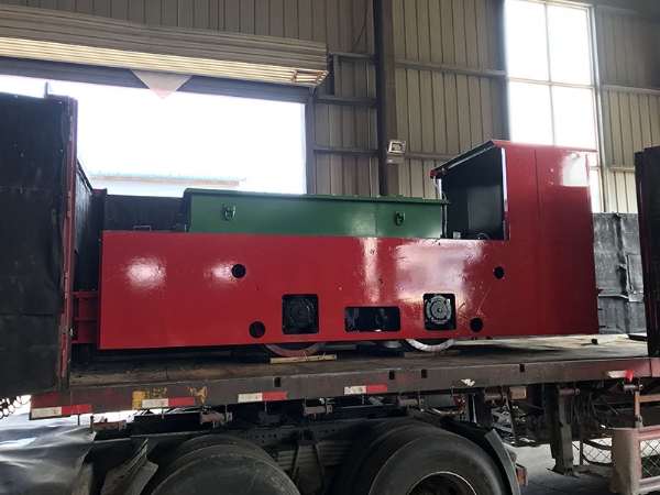 蓄电池电机车